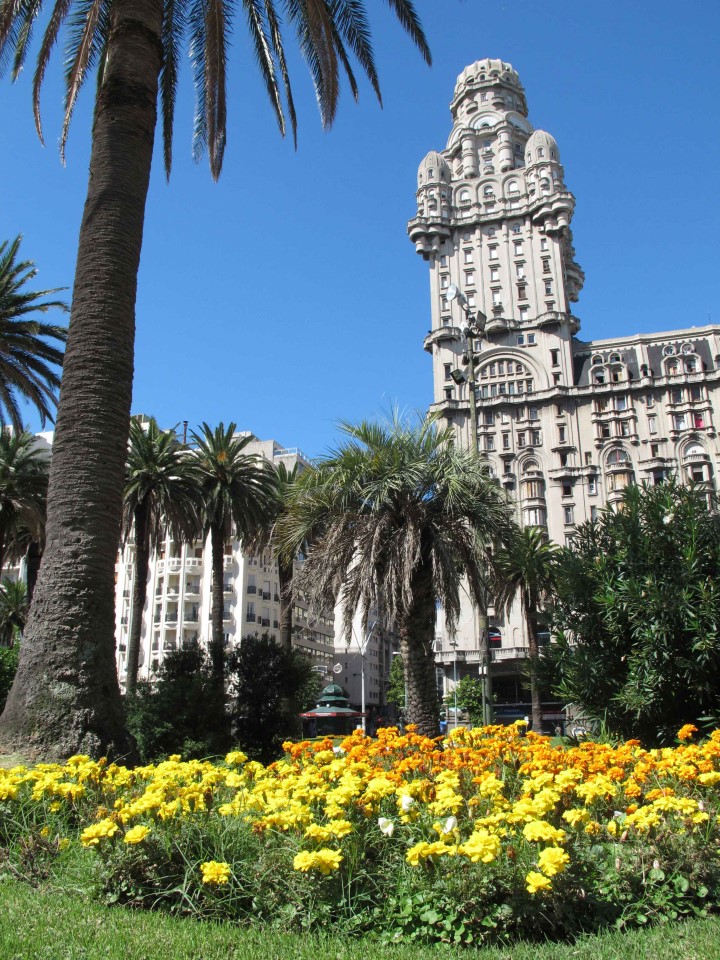 Plaza Independencia in Montevideo, Uruguay.