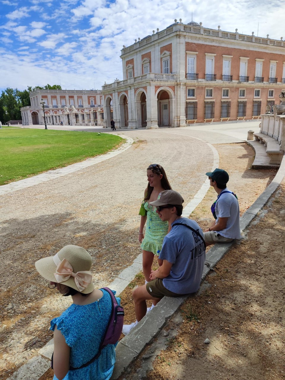 Students exploring the sites of Aranjuez, Spain.